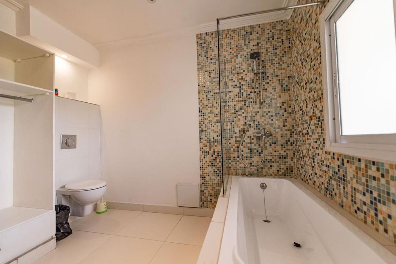 Villa Magnum Douala Esterno foto