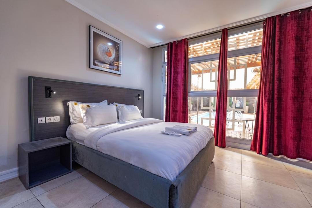 Villa Magnum Douala Esterno foto